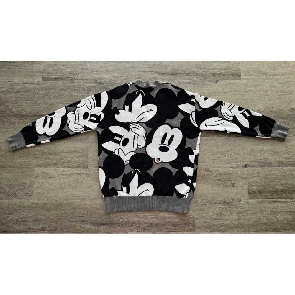 NWOT Disney Mickey Mouse Oversized Patch 5 Button Cardigan, Medium - Picture 6 of 8